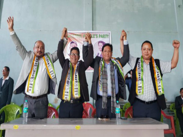 স্পিকার যোগ দিয়েছেন বিজেপিতে স্পিকার যোগ দিয়েছেন বিজেপিতে