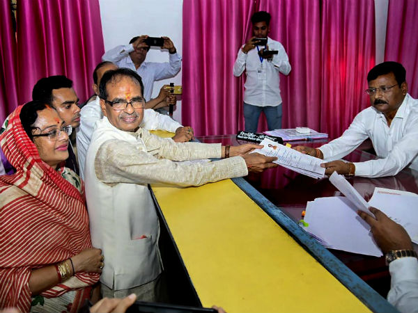 শিবরাজ সিং চৌহান ও সাধনা সিং চৌহান শিবরাজ সিং চৌহান ও সাধনা সিং চৌহান