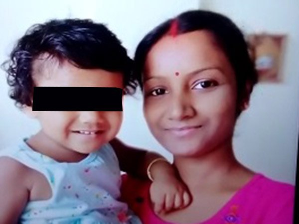 ১২ নভেন্বর বাড়ি থেকে ব্যাঙ্কে যাওয়ার জন্য বেরিয়েছিলেন