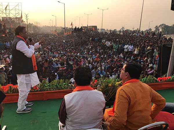 মুকুল দক্ষ সংগঠক মুকুল দক্ষ সংগঠক