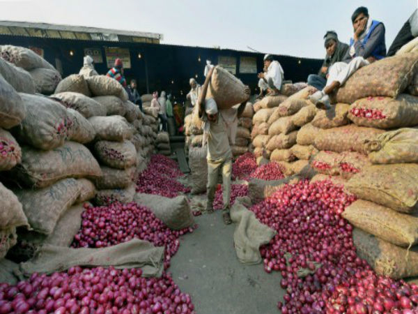 আতঙ্কিত কৃষকরা