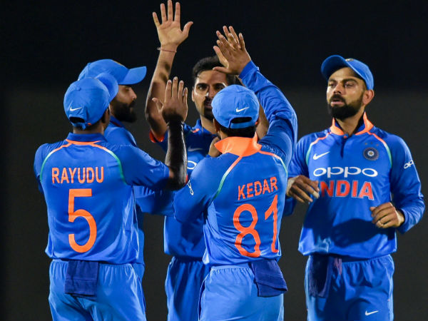 আত্মঘাতি সিদ্ধান্তে ডুবল ওয়েস্ট ইন্ডিজ আত্মঘাতি সিদ্ধান্তে ডুবল ওয়েস্ট ইন্ডিজ