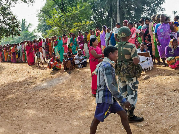 সকাল থেকে ভোটগ্রহণ সকাল থেকে ভোটগ্রহণ