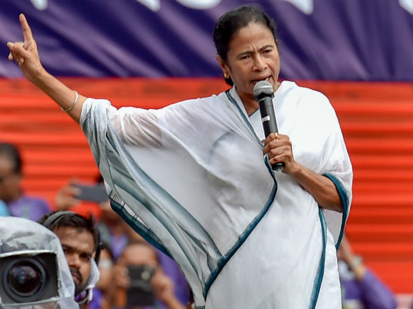 মমতার তাচ্ছিল্য 