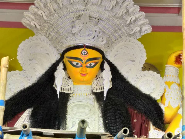 জ্যোতির মোড় থেকে ডান দিকে ভদ্রেশ্বরের দিকে জি.টি. রোড ধরে যান, দেখুন-