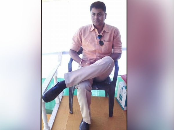 পুজোর মুখে আত্মহত্যা