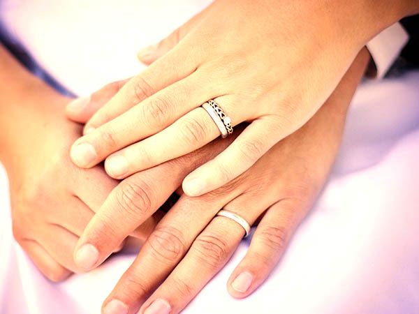 অনামিকার দ্বারা কী বোঝা যায়? 