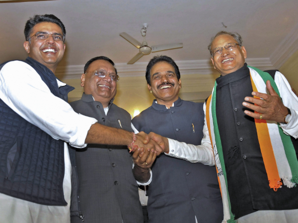 কার হাতে কুর্সি- প্রবীণ না নবীনের