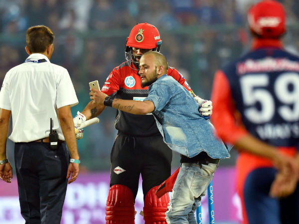 'বিরাট' ড্রেসিংরুমে 'বিরাট' ড্রেসিংরুমে