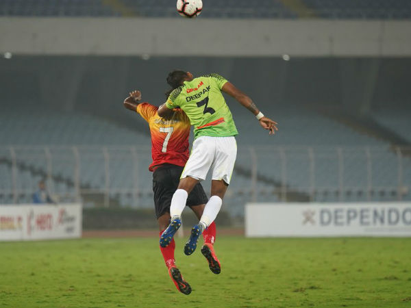 শুরুতেই দুই গোল