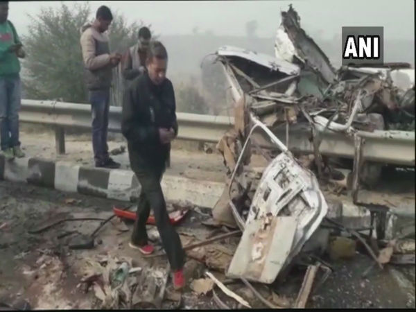 সাহায্য ঘোষণা সরকারের সাহায্য ঘোষণা সরকারের