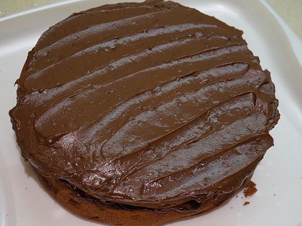 বাড়িতে তৈরি কেক