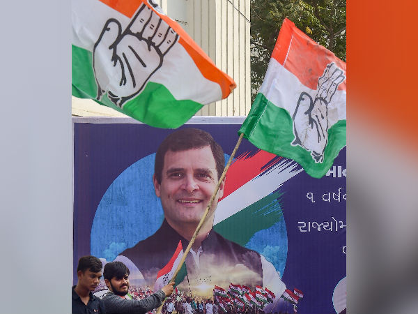 পরিবর্তনের মুখ না অভিজ্ঞতা, কে কুর্সিতে