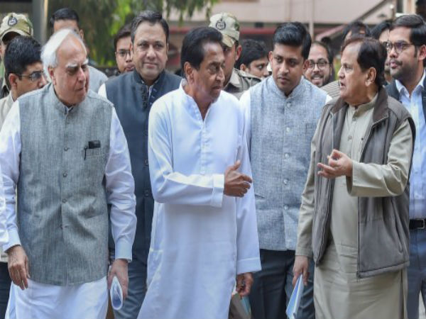 নির্বাচন কমিশনে কংগ্রেস নির্বাচন কমিশনে কংগ্রেস