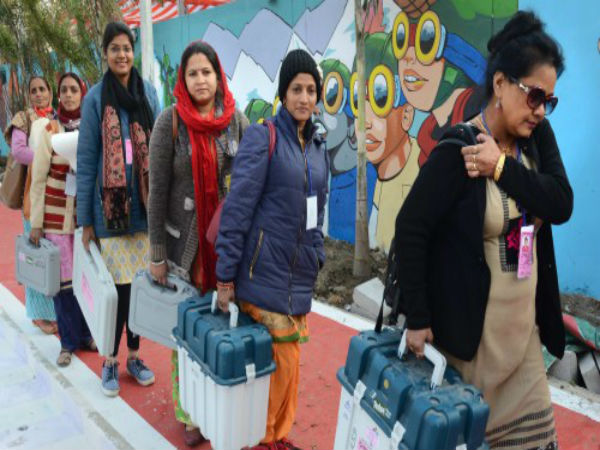 বর্তমানের ট্রেন্ড বজায় থাকলে বিজেপির আসন হতে পারে অর্ধেক