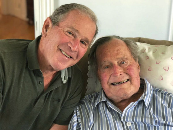 ৯৪ বছর বয়সে প্রয়াত ৪১তম মার্কিন রাষ্ট্রপতি সিনিয়র বুশ ৯৪ বছর বয়সে প্রয়াত ৪১তম মার্কিন রাষ্ট্রপতি সিনিয়র বুশ