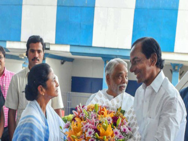 লোকসভায় বিকল্প জোট! বেসুরো বিজেডি, এই নেতা ঝুঁকলেন মমতার ফ্রন্টের দিকে