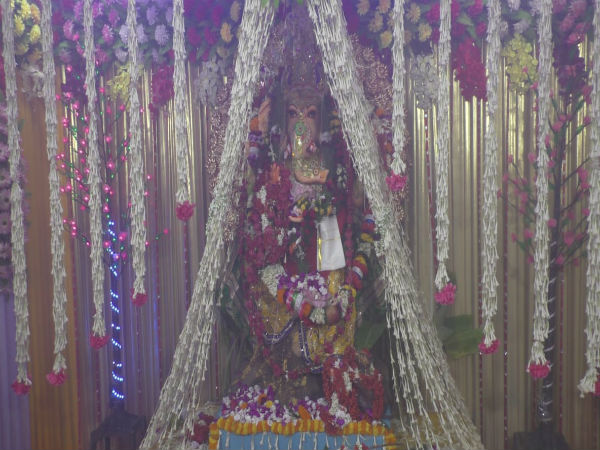 গণেশ পুজো নিয়েও থানায় অভিযোগ গণেশ পুজো নিয়েও থানায় অভিযোগ