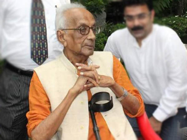 ‘রোদ্দুর’ ছড়িয়ে চলে গেলেন ‘কলকাতার যিশু’ নীরেন্দ্রনাথ, একাকীত্ব ঘোচালেন রমাপদের ‘রোদ্দুর’ ছড়িয়ে চলে গেলেন ‘কলকাতার যিশু’ নীরেন্দ্রনাথ, একাকীত্ব ঘোচালেন রমাপদের