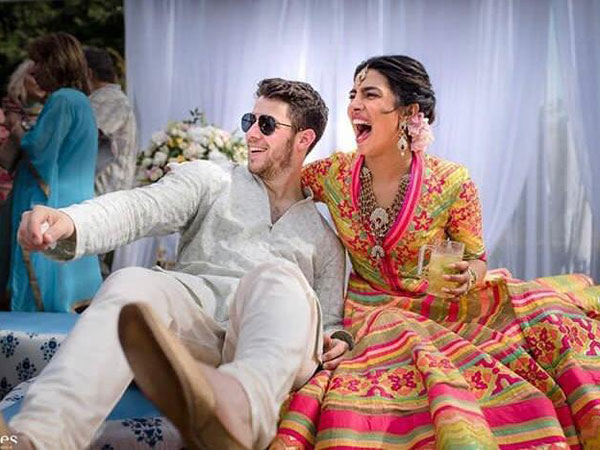  মেহেন্দির রঙে রাঙিন প্রিয়াঙ্কা-নিক ! 