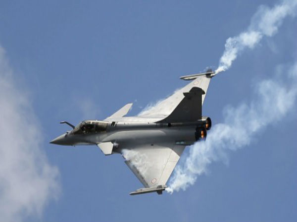 কাশ্মীরি এয়ার কমোডোরই কমান্ডে কাশ্মীরি এয়ার কমোডোরই কমান্ডে