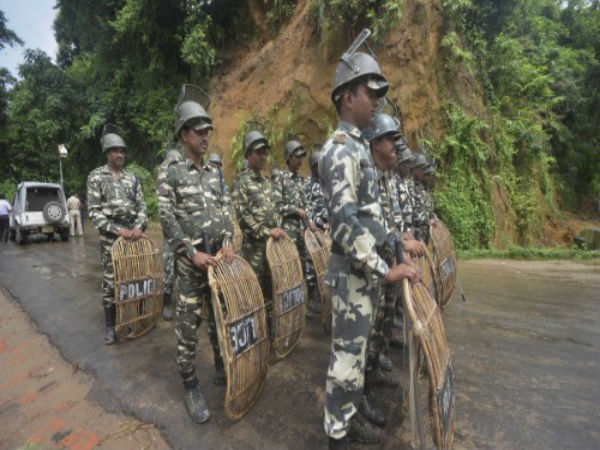 বিরোধিতায় বিভিন্ন রাজনৈতিক দল
