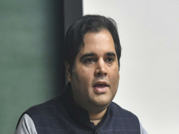 বাংলার প্রশংসায় বরুণ