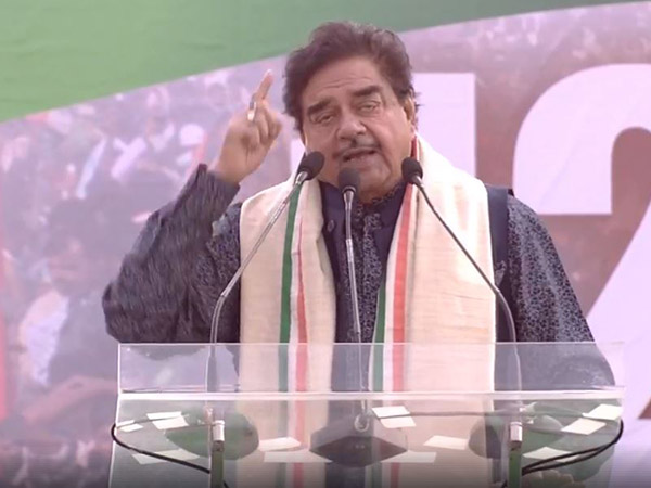 সত্যি কথা বলা যদি বিদ্রোহ হয়, তাহলে আমিও বিদ্রোহী 