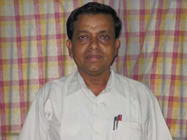 আক্রান্ত কবি শ্রীজাত-কে নিয়ে সরব তৃণমূল, অম্বিকেশ মামলায় ভিন্ন অবস্থান, উঠছে প্রশ্ন আক্রান্ত কবি শ্রীজাত-কে নিয়ে সরব তৃণমূল, অম্বিকেশ মামলায় ভিন্ন অবস্থান, উঠছে প্রশ্ন