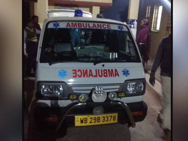 পারিবারিক অশান্তির জের! স্ত্রীর মুখে অ্যাসিড স্বামীর, জখম ২ সন্তানও পারিবারিক অশান্তির জের! স্ত্রীর মুখে অ্যাসিড স্বামীর, জখম ২ সন্তানও