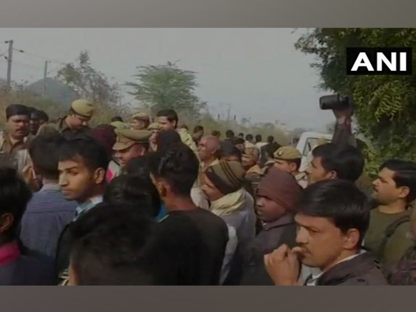 বুলন্দশহরের স্মৃতি উসকে যোগী রাজ্যে বেশ কিছু গরুর কঙ্কাল উদ্ধার! তদন্তের নির্দেশ বুলন্দশহরের স্মৃতি উসকে যোগী রাজ্যে বেশ কিছু গরুর কঙ্কাল উদ্ধার! তদন্তের নির্দেশ