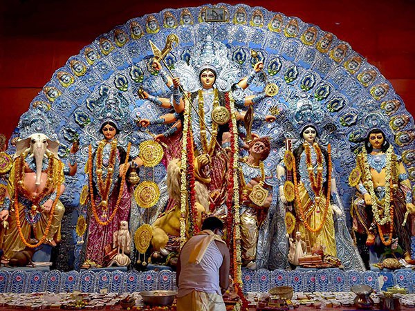আয়কর দফতর সূত্রে ব্যাখ্যা