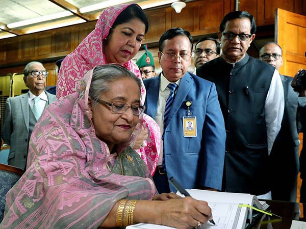 মন্ত্রিসভায় চমক