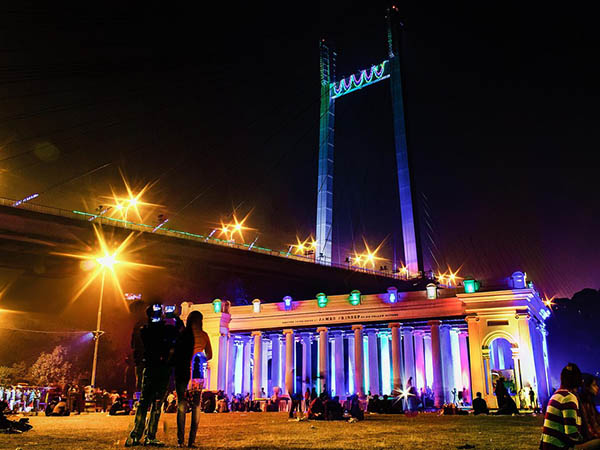 রয়েছে কলকাতাও