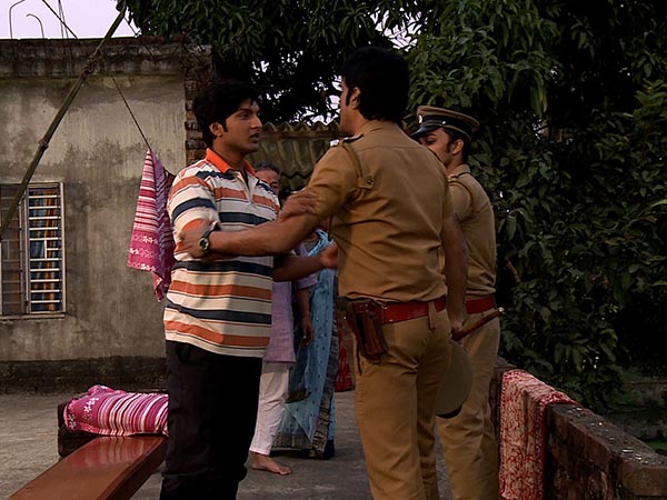 চাঞ্চল্যকর ঘটনা চাঞ্চল্যকর ঘটনা