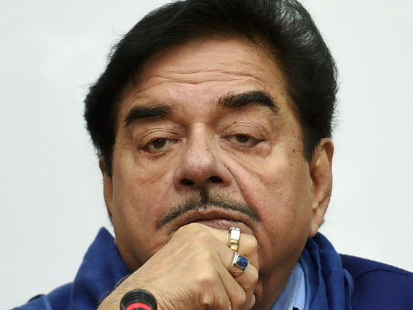 অবশেষে শত্রুঘ্ন-কে শত্রু মেনে ব্যবস্থা নেওয়ার পথে বিজেপি অবশেষে শত্রুঘ্ন-কে শত্রু মেনে ব্যবস্থা নেওয়ার পথে বিজেপি