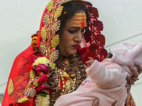 কুম্ভমেলায় নয়া ইতিহাস! প্রয়াগে পূণ্যস্নানে দিন বদল-এর এক নতুন ছবি কুম্ভমেলায় নয়া ইতিহাস! প্রয়াগে পূণ্যস্নানে দিন বদল-এর এক নতুন ছবি