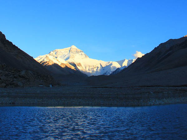 দুর্যোগ আট দেশে দুর্যোগ আট দেশে