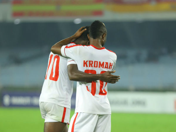 বড় হল অ্যাকোস্টার না থাকা