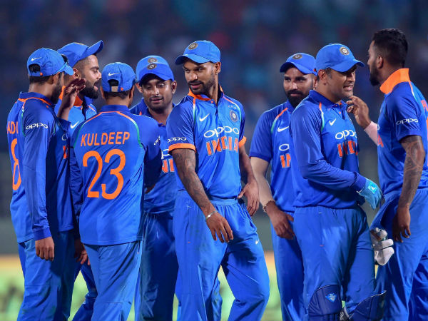 প্রথম দুই ওডিআই-এর দল প্রথম দুই ওডিআই-এর দল