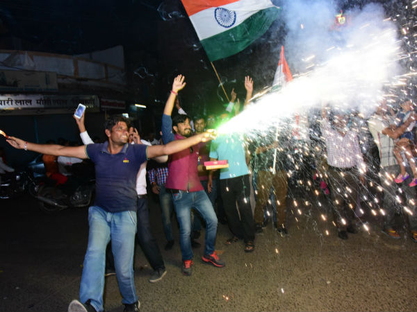 আগ্রহী সাধারণ ভারতীয় আগ্রহী সাধারণ ভারতীয়