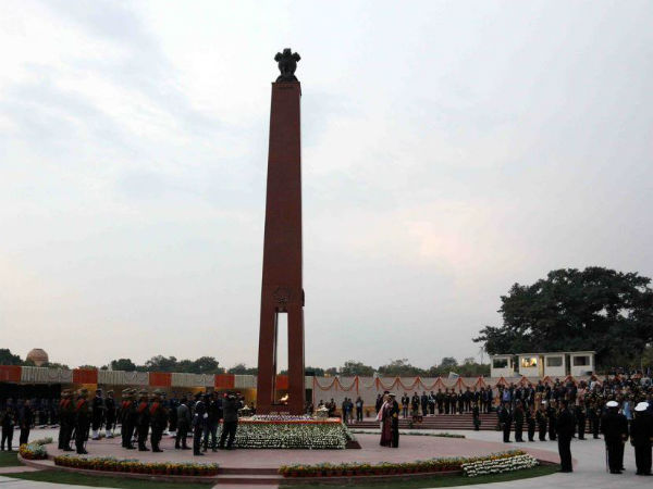 মোদীর হাত ধরে ফিরল স্বপ্ন 