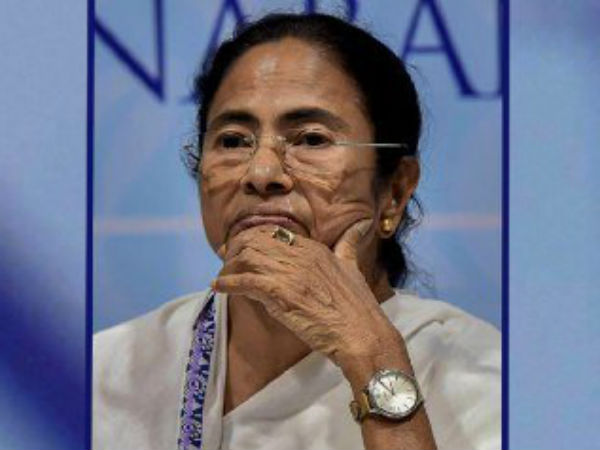 মমতার ক্ষোভ প্রশমনে সনিয়া