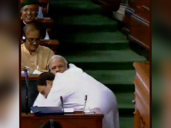 মোদীকে জড়িয়ে কেমন অনুভূতি হয়েছিল, স্পষ্ট করলেন রাহুল মোদীকে জড়িয়ে কেমন অনুভূতি হয়েছিল, স্পষ্ট করলেন রাহুল