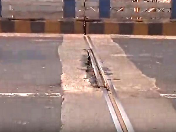 ৪ দিনের জন্য আংশিক বন্ধ সাঁতরাগাছি ব্রিজ! ভোগান্তির আশঙ্কায় নিত্যযাত্রীরা ৪ দিনের জন্য আংশিক বন্ধ সাঁতরাগাছি ব্রিজ! ভোগান্তির আশঙ্কায় নিত্যযাত্রীরা