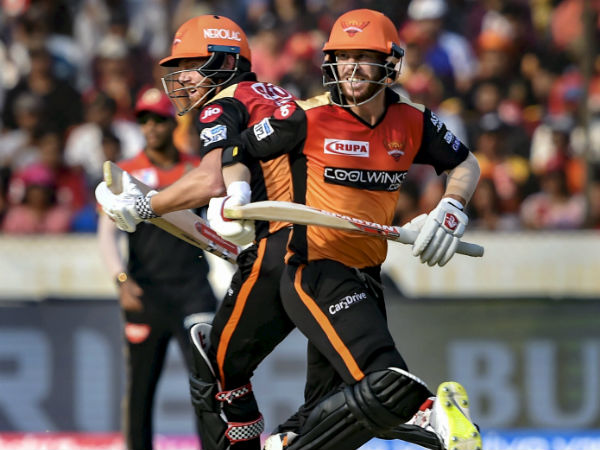 পর পর তিনটি ১০০ রানের জুটি