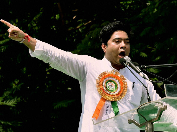 ভাটপাড়া পুরসভার তৃণমূলের কর্তৃত্বে অন্য ইঙ্গিত