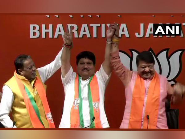  কেন্দ্রীয় নেতৃত্বের কাছে নালিশ