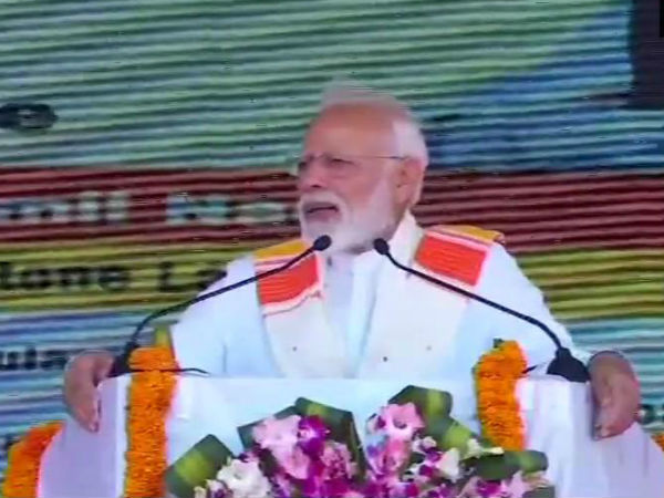 কন্যাকুমারীতে মোদীর মুখে তামিল অভিনন্দন কন্যাকুমারীতে মোদীর মুখে তামিল অভিনন্দন