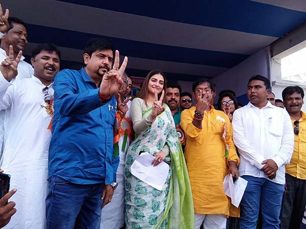 নুসরতের প্রতিক্রিয়া নুসরতের প্রতিক্রিয়া